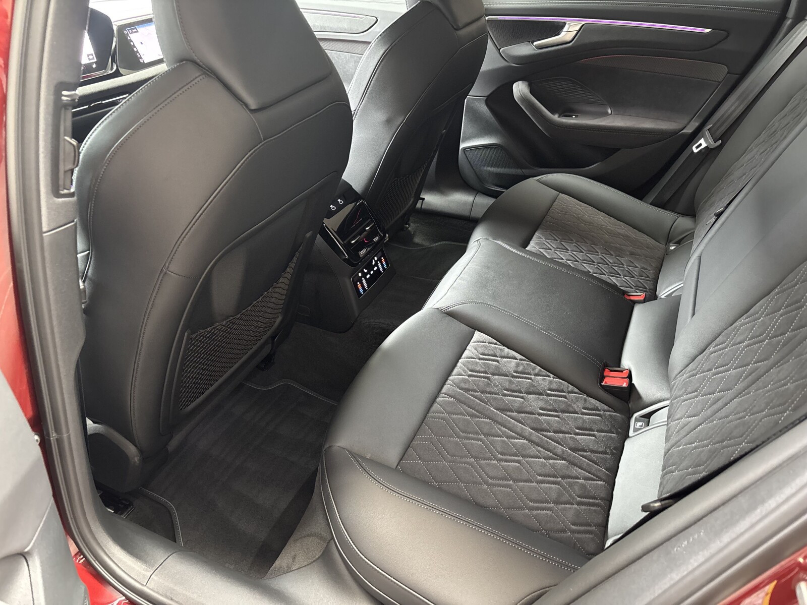 Audi A6 Avant - zdjęcie 29