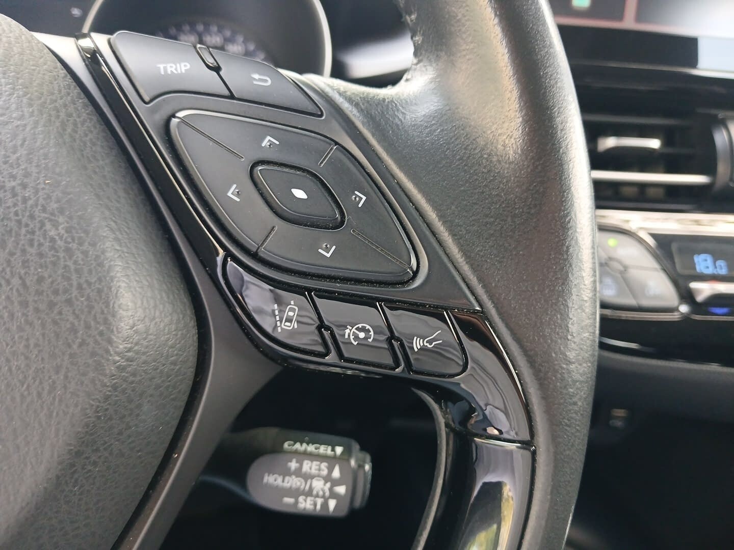 Toyota C-HR - zdjęcie 38