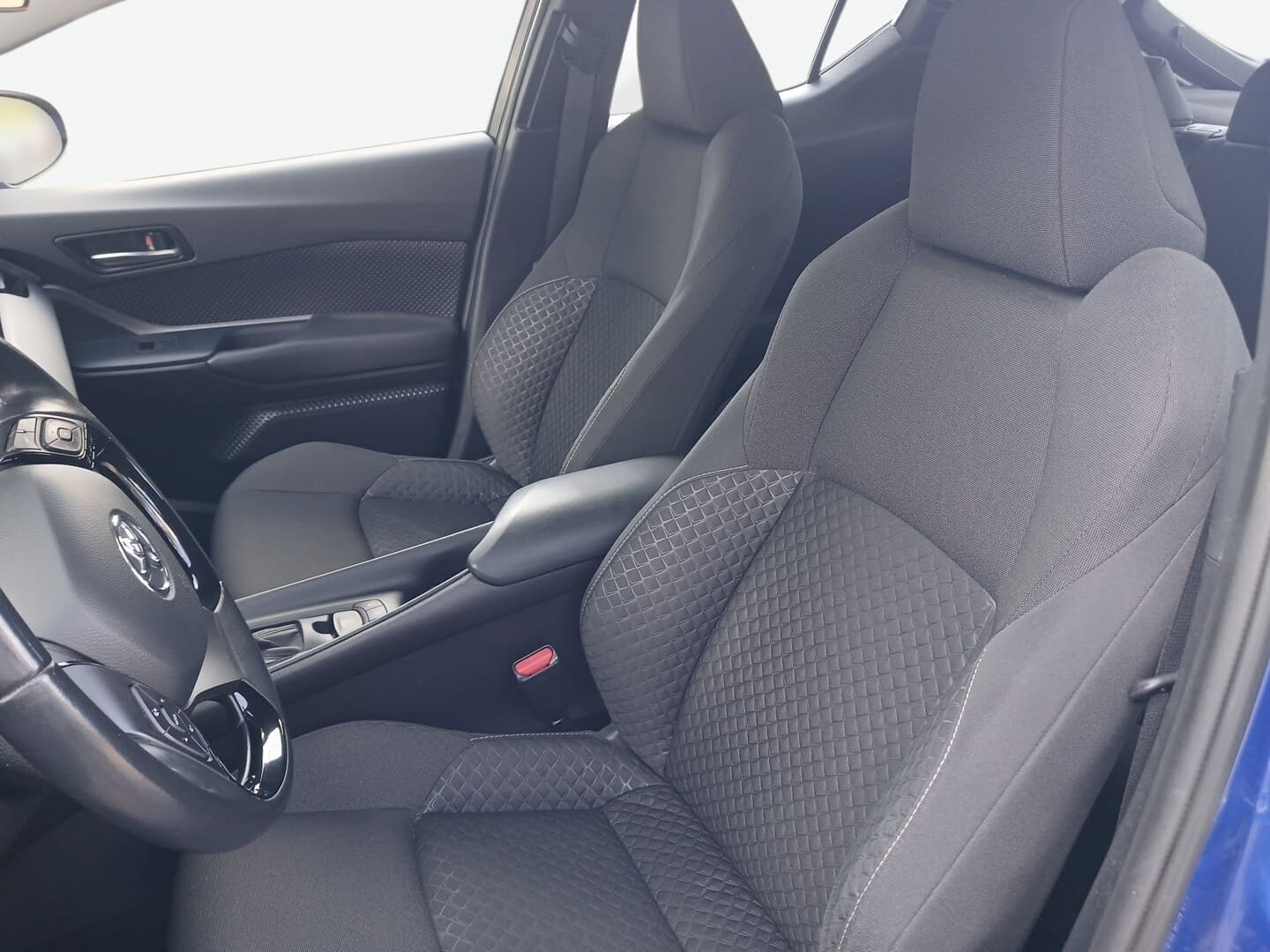 Toyota C-HR - zdjęcie 30