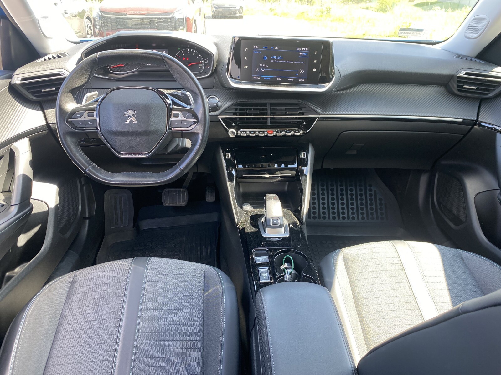 Peugeot 2008 - zdjęcie 11