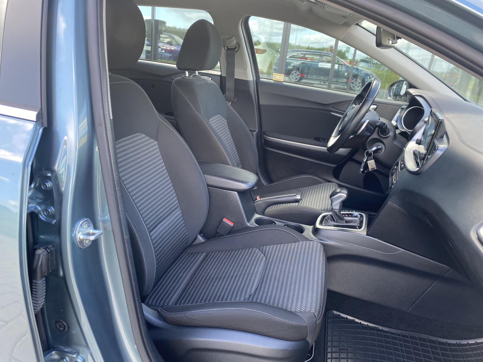 Kia Ceed - zdjęcie 14