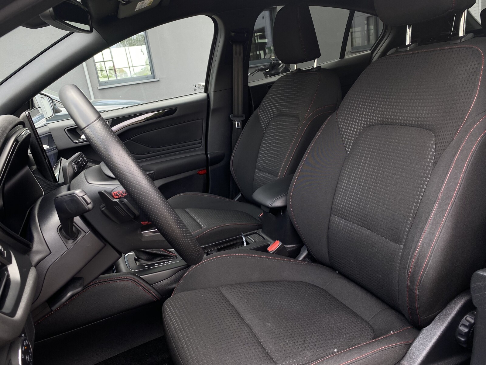 Ford Focus - zdjęcie 12