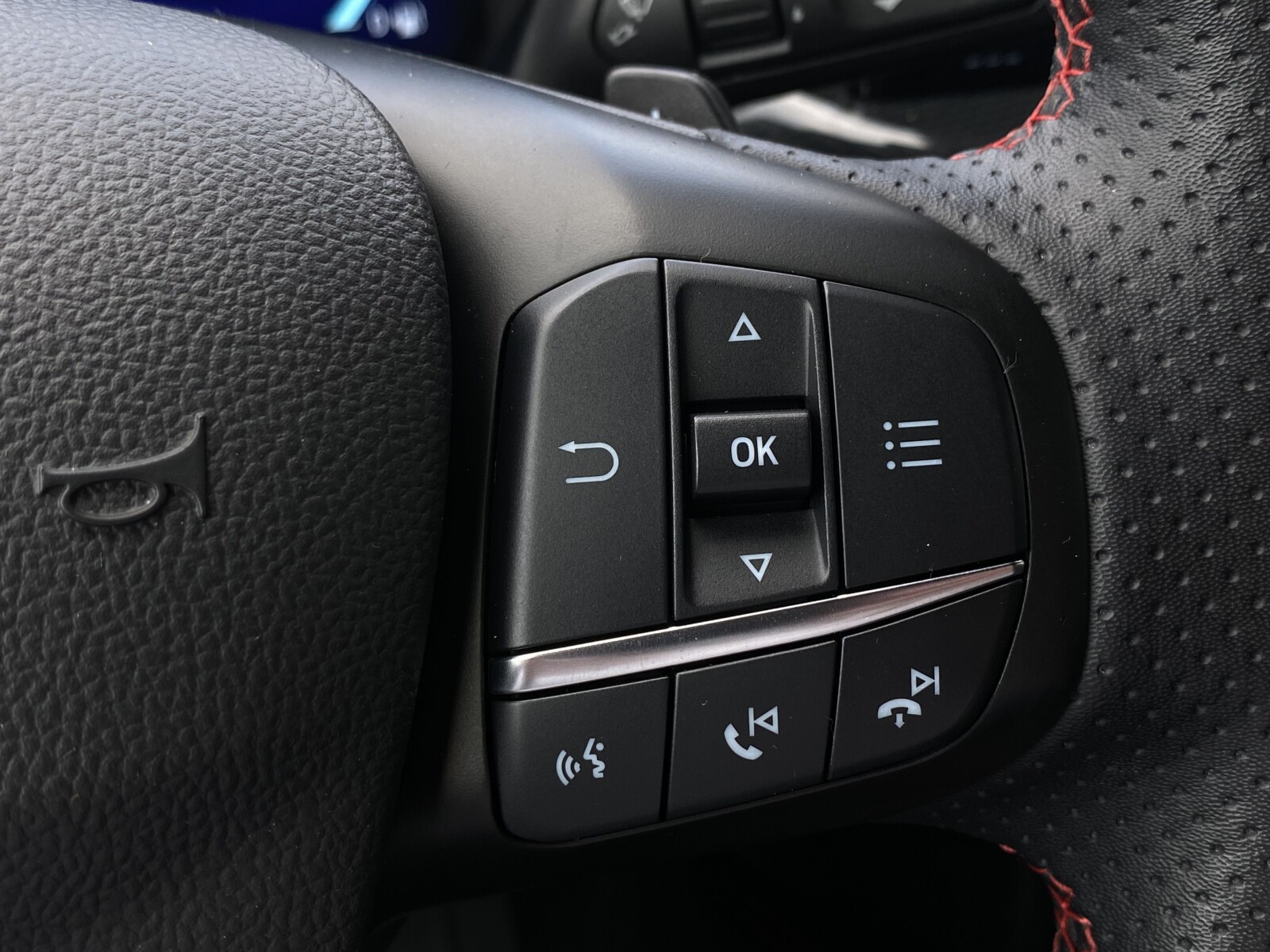 Ford Focus - zdjęcie 15