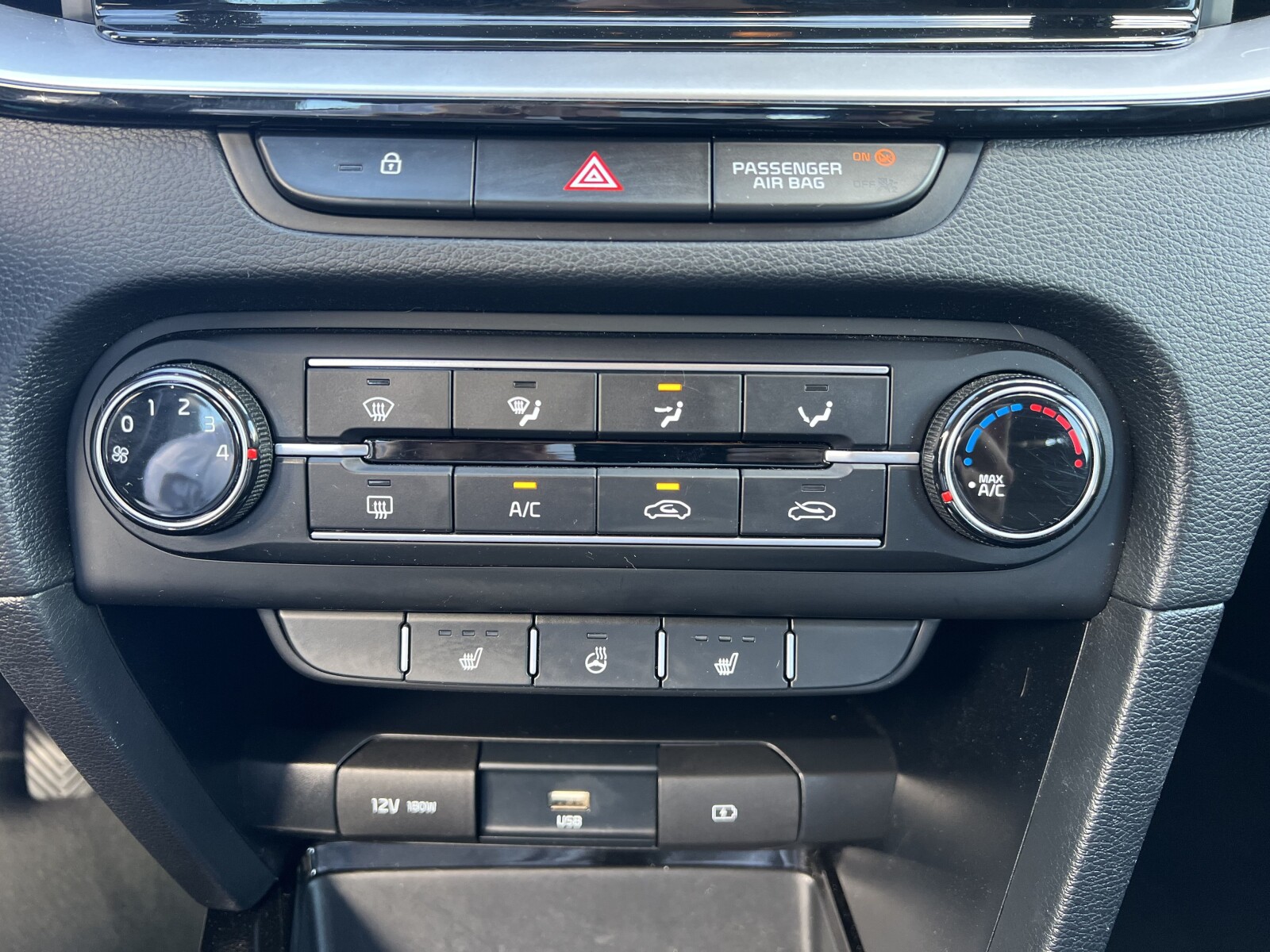 Kia Ceed - zdjęcie 20