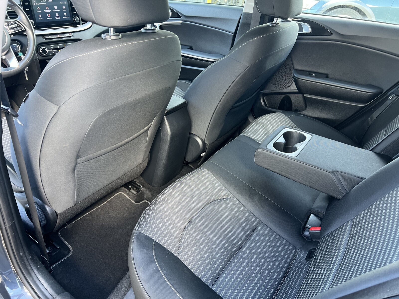 Kia Ceed - zdjęcie 23