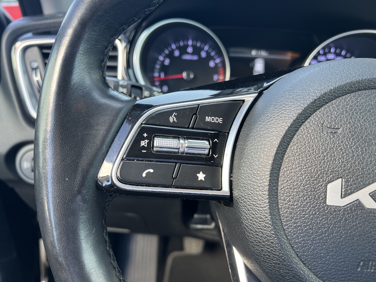 Kia Ceed - zdjęcie 15