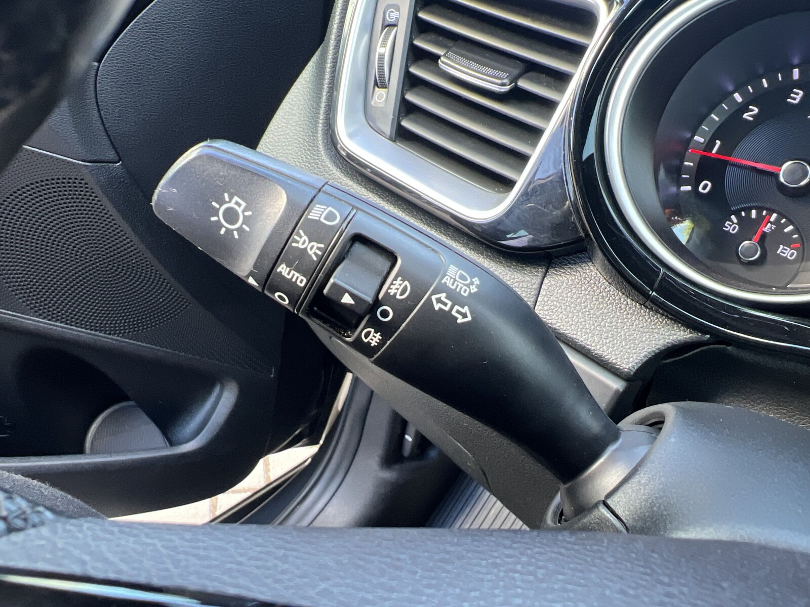 Kia Ceed - zdjęcie 13