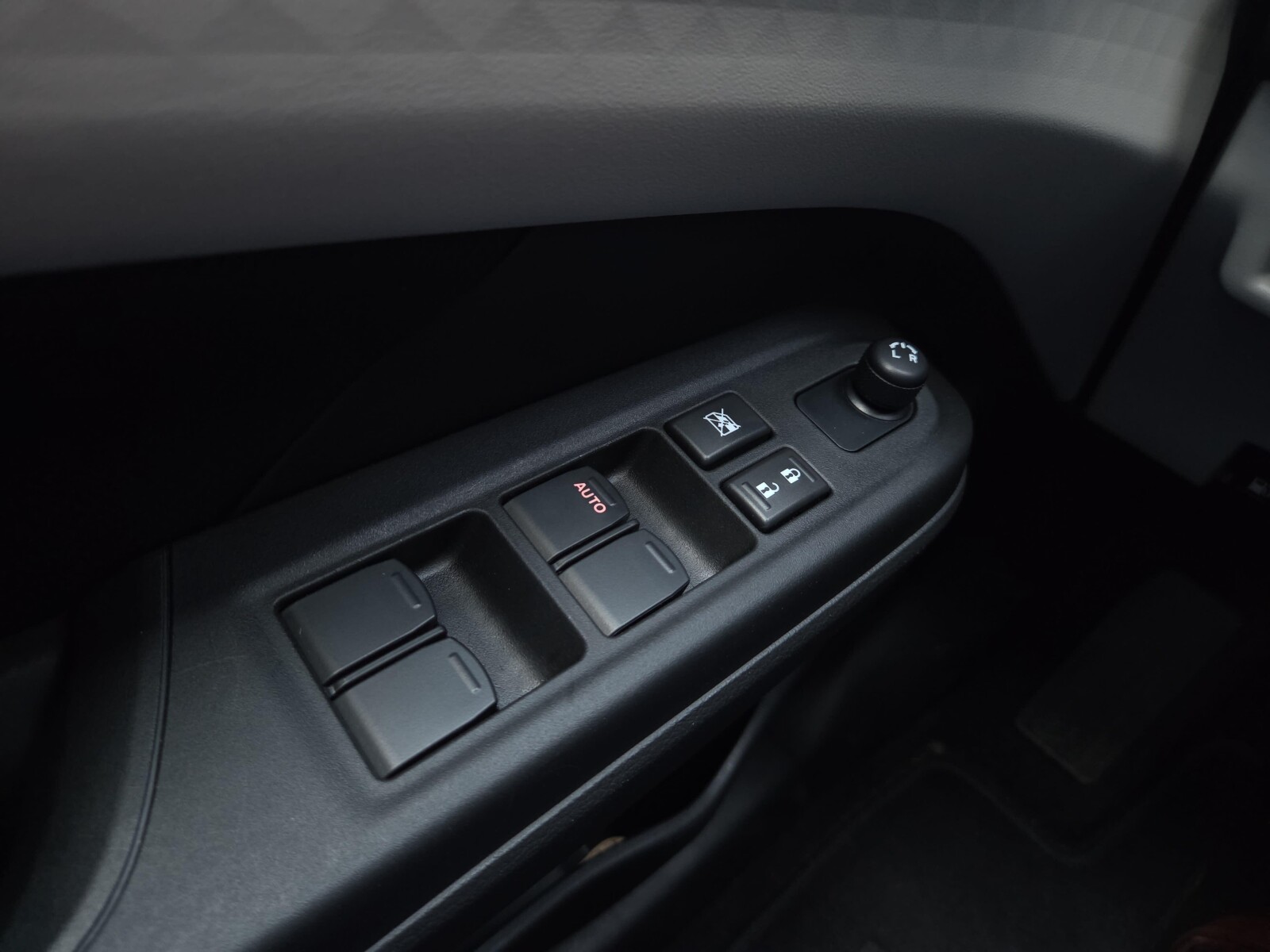 Suzuki Swift - zdjęcie 25