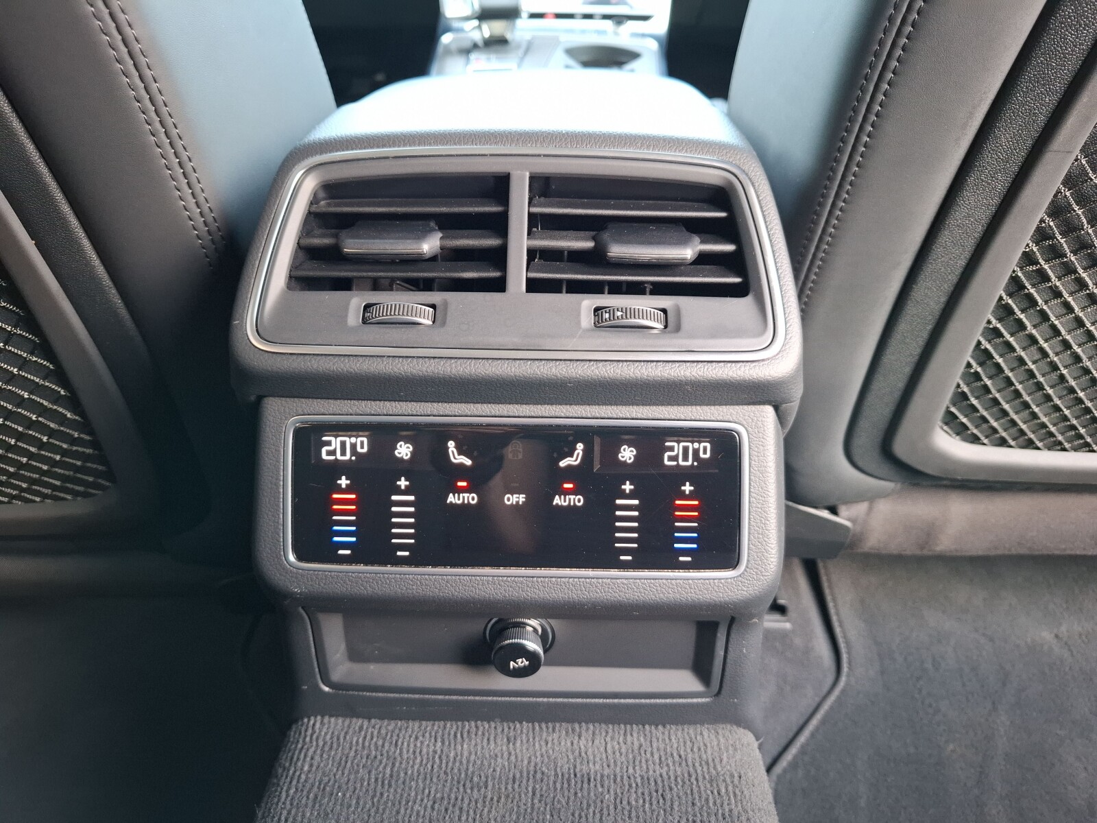 Audi A6 Avant - zdjęcie 22