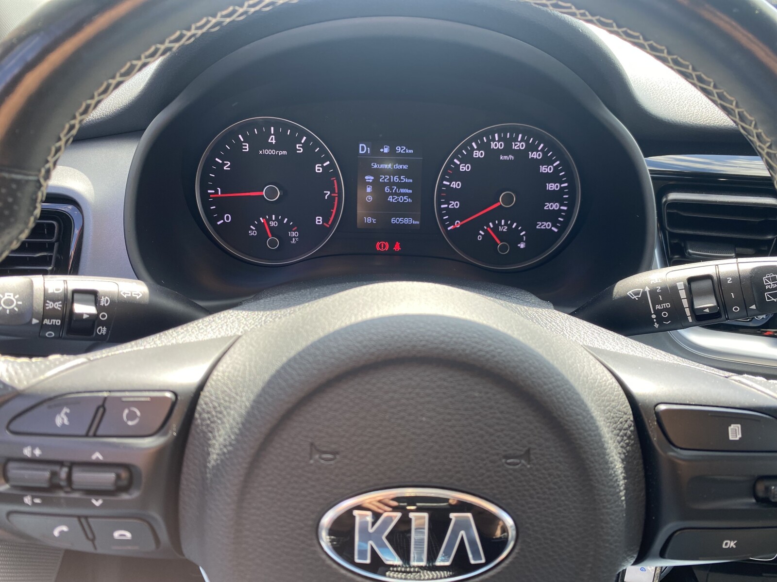Kia Stonic - zdjęcie 25