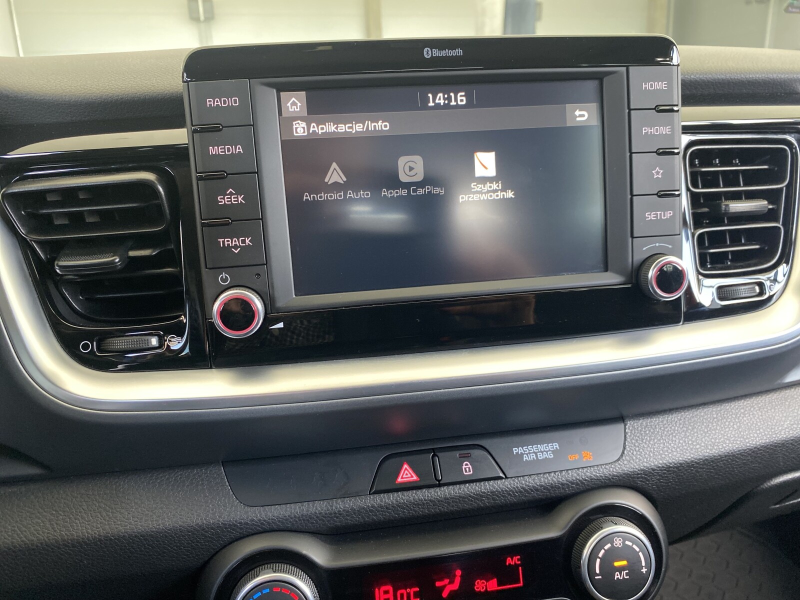 Kia Stonic - zdjęcie 26