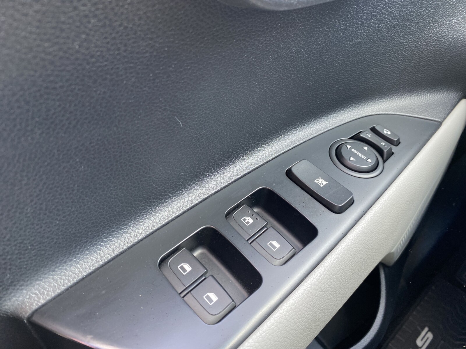 Kia Stonic - zdjęcie 16