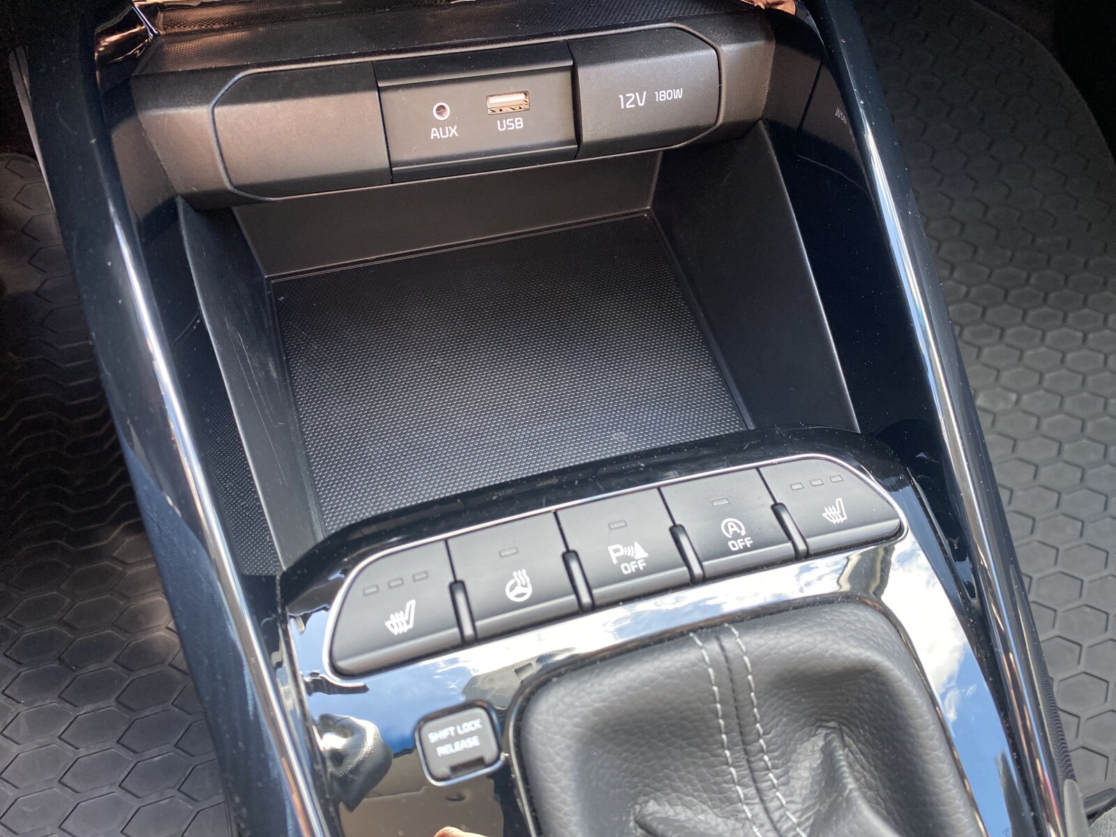 Kia Stonic - zdjęcie 23
