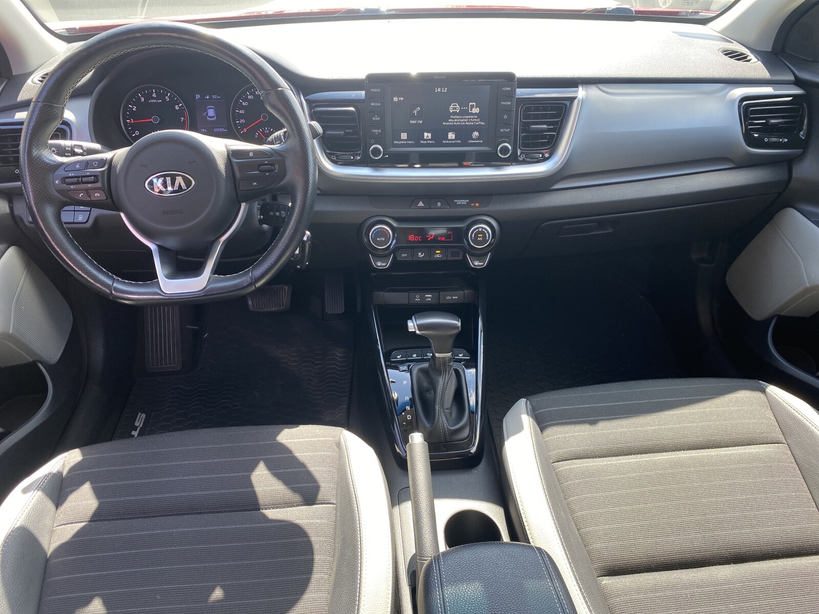 Kia Stonic - zdjęcie 11