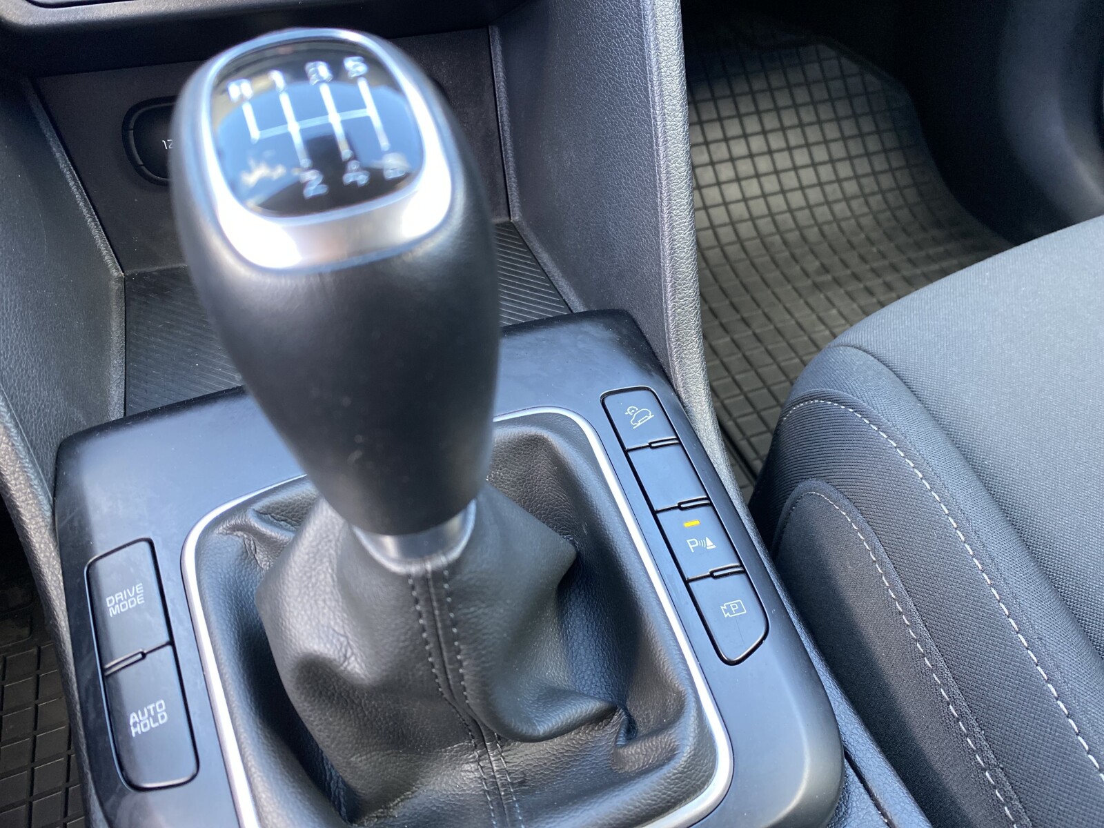 Kia Sportage - zdjęcie 23