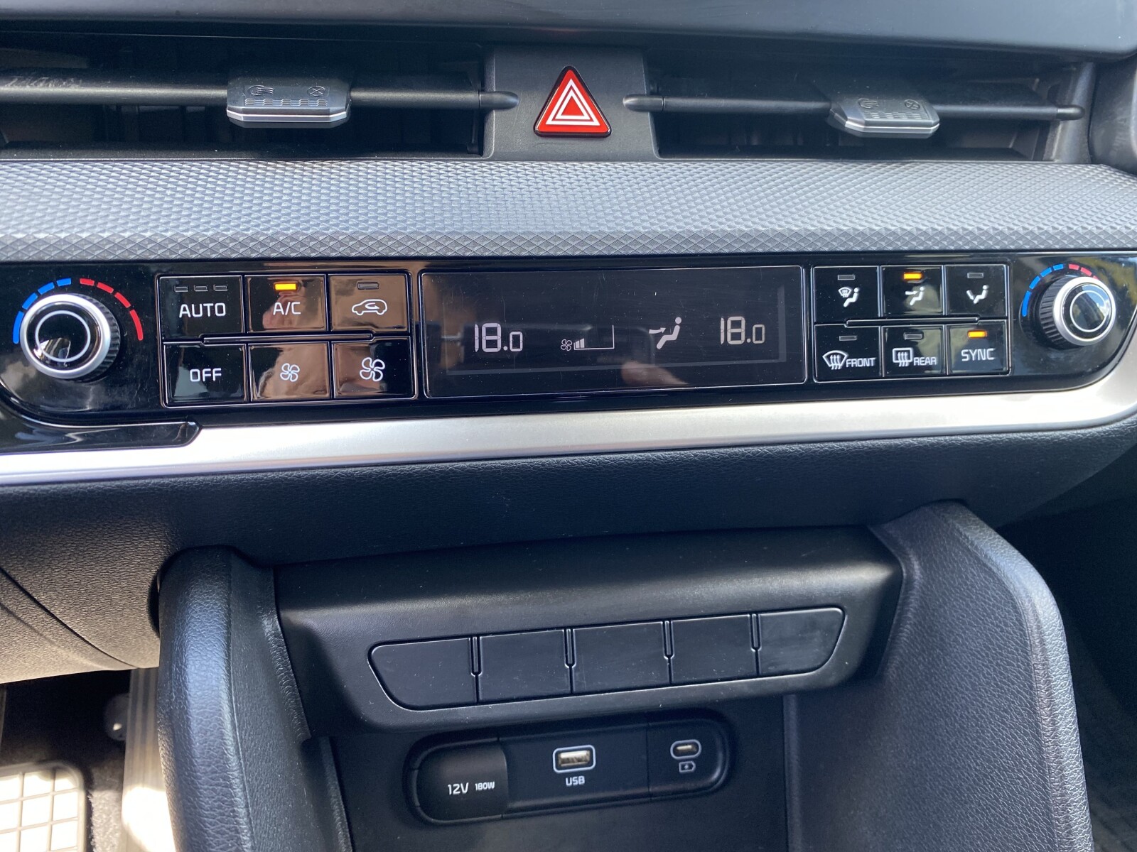Kia Sportage - zdjęcie 25