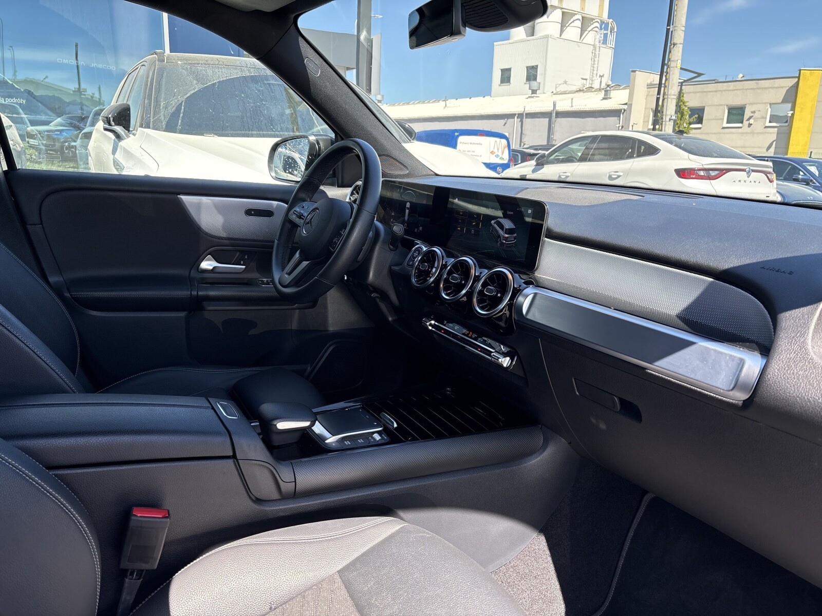 Mercedes-Benz GLB - zdjęcie 9