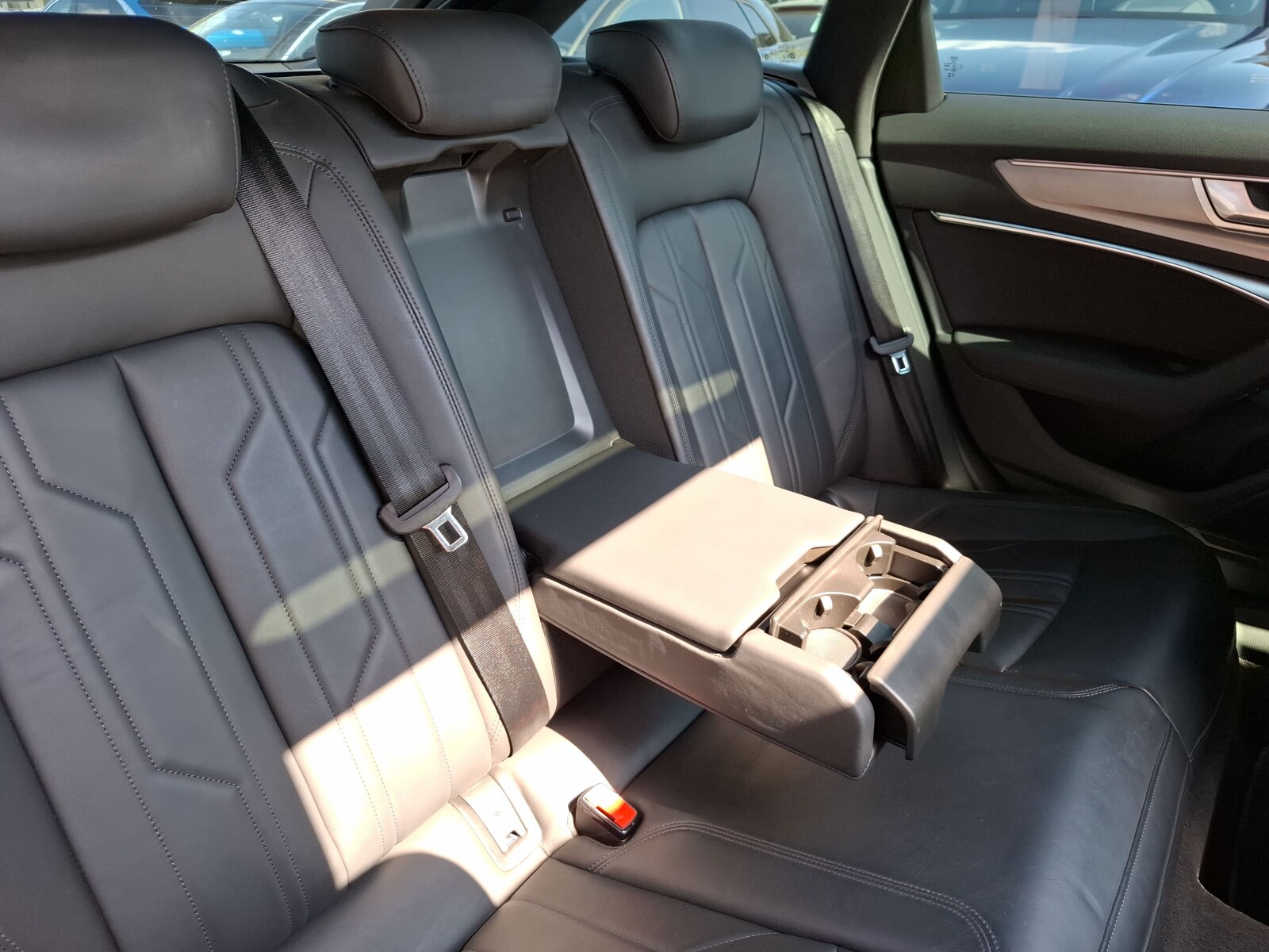 Audi A6 Avant - zdjęcie 17