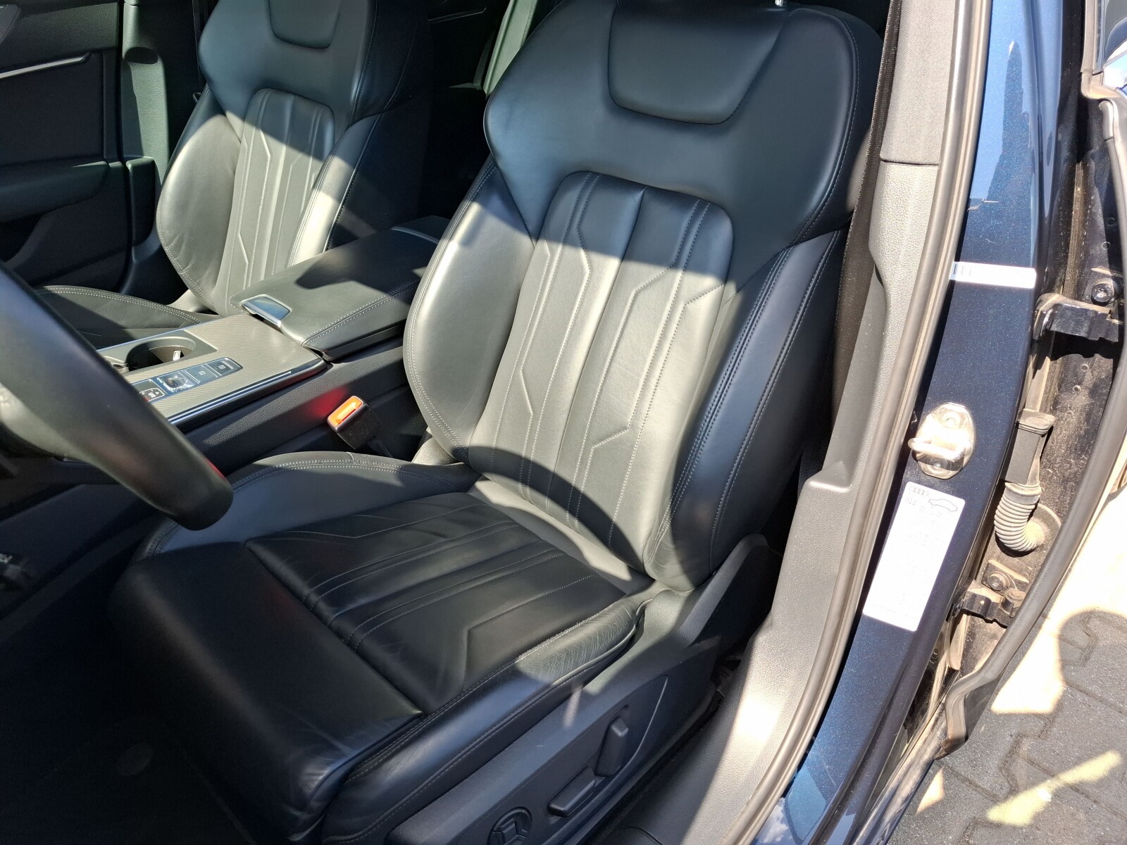 Audi A6 Avant - zdjęcie 19