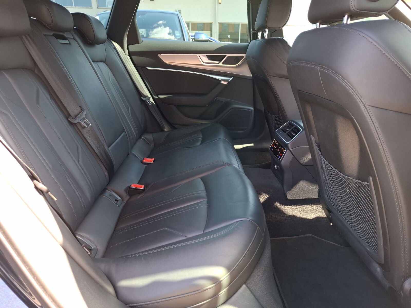Audi A6 Avant - zdjęcie 18