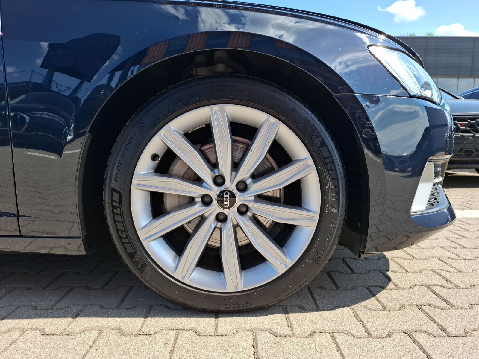Audi A6 Avant - zdjęcie 10