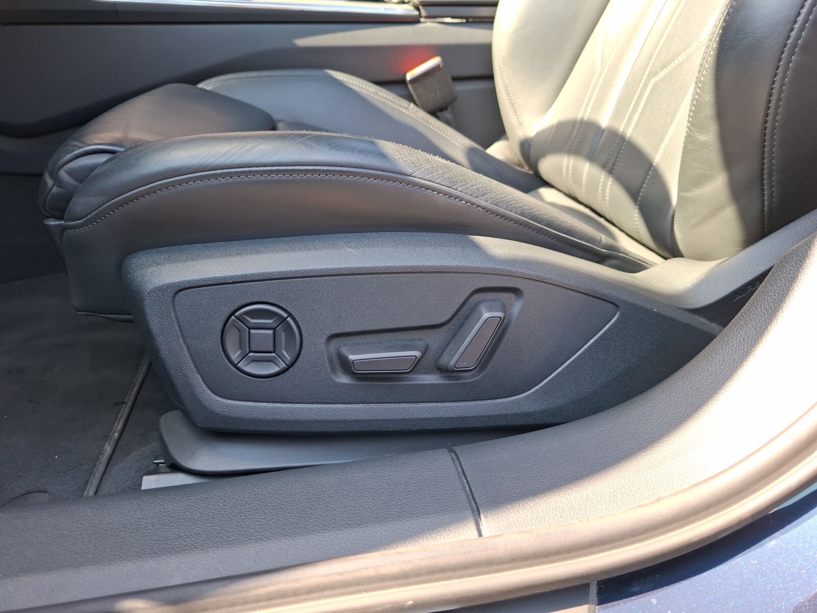 Audi A6 Avant - zdjęcie 23