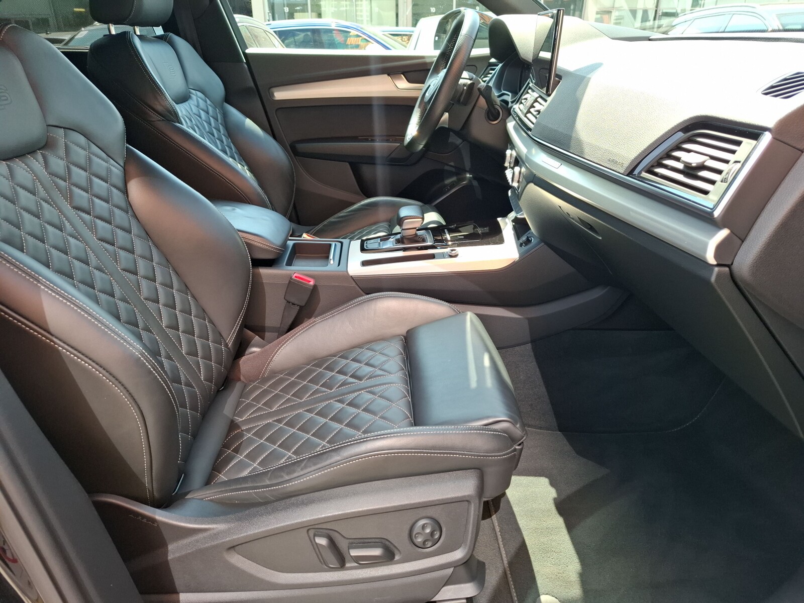 Audi Q5 Sportback - zdjęcie 19
