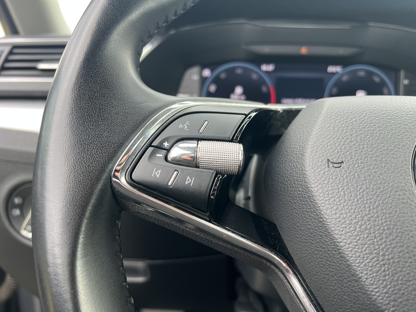Škoda Superb - zdjęcie 14