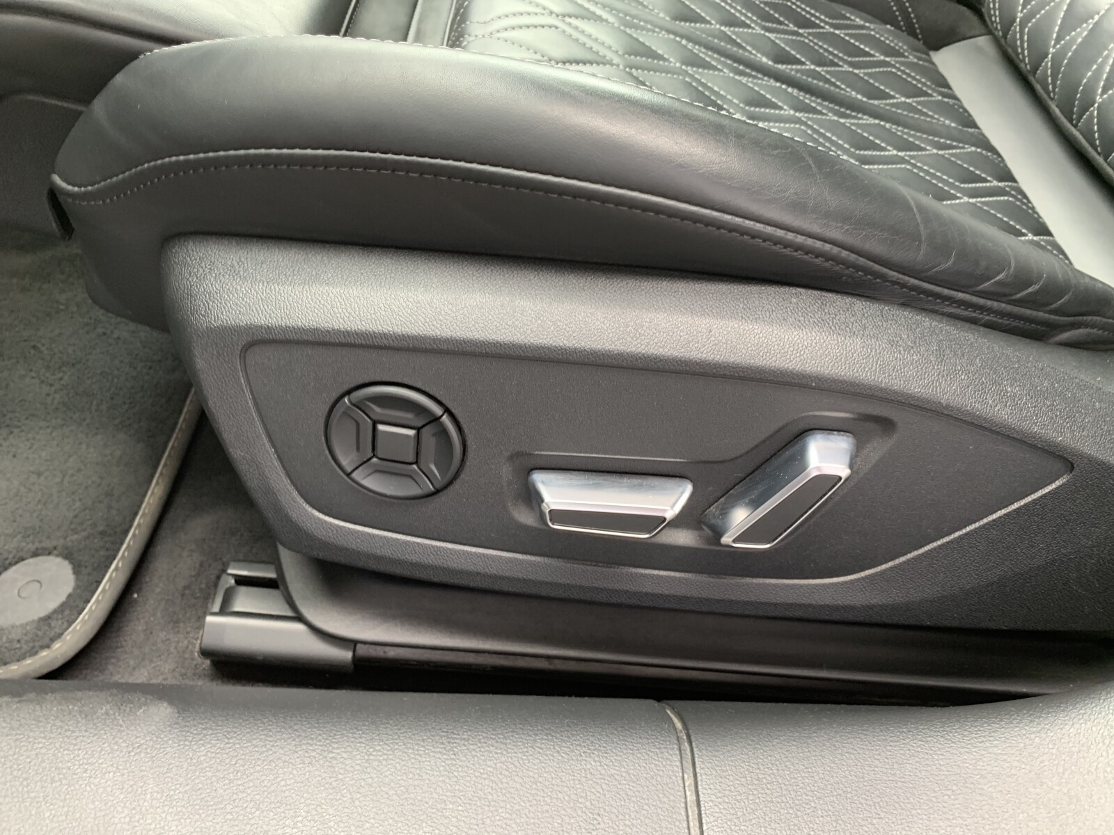 Audi A6 Avant - zdjęcie 27