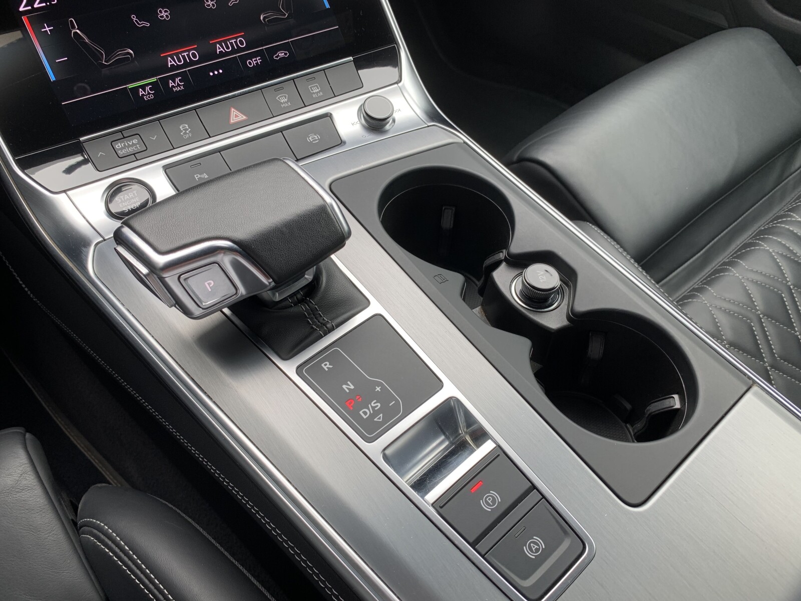 Audi A6 Avant - zdjęcie 18