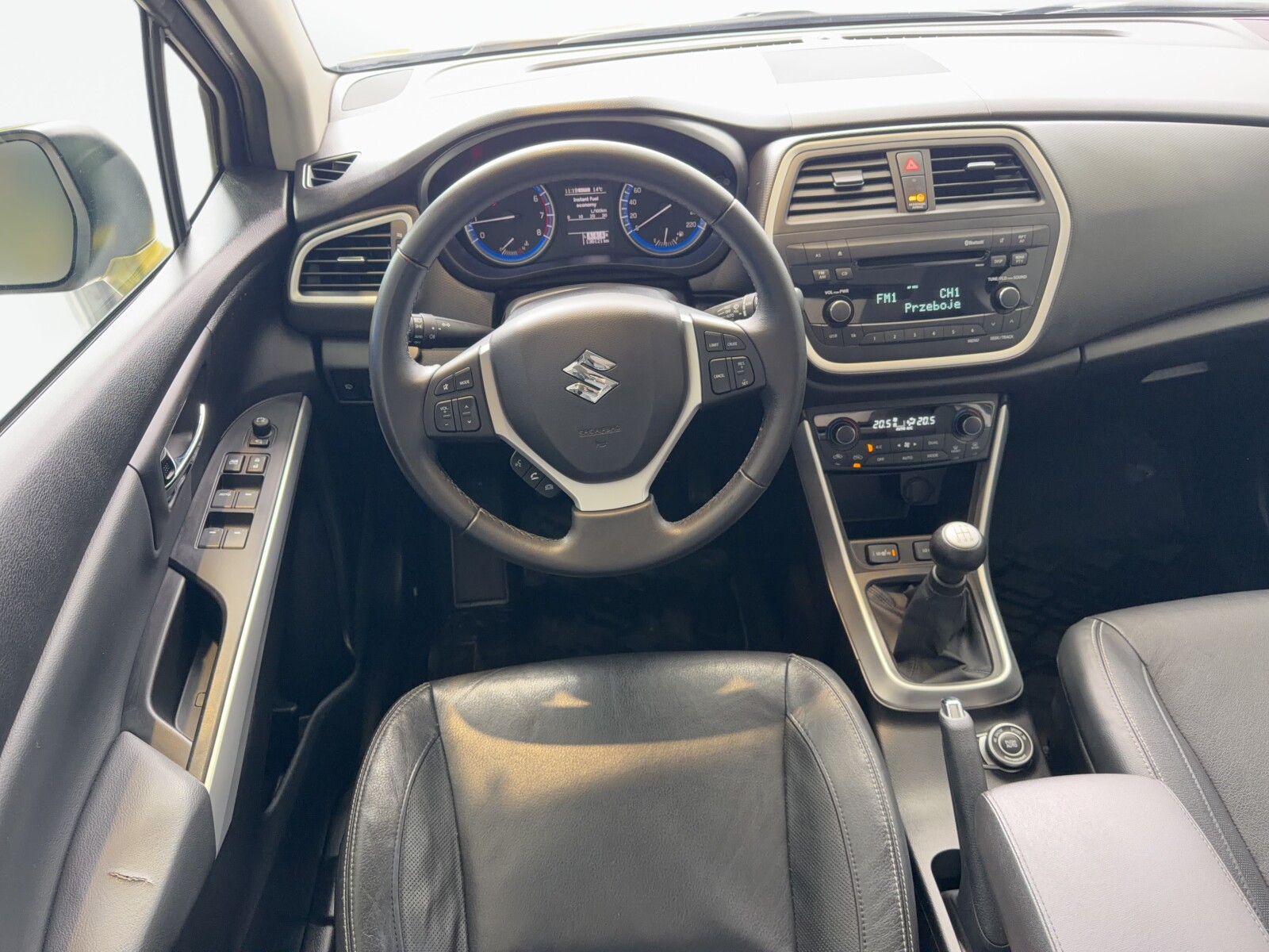 Suzuki SX4 S-Cross - zdjęcie 14