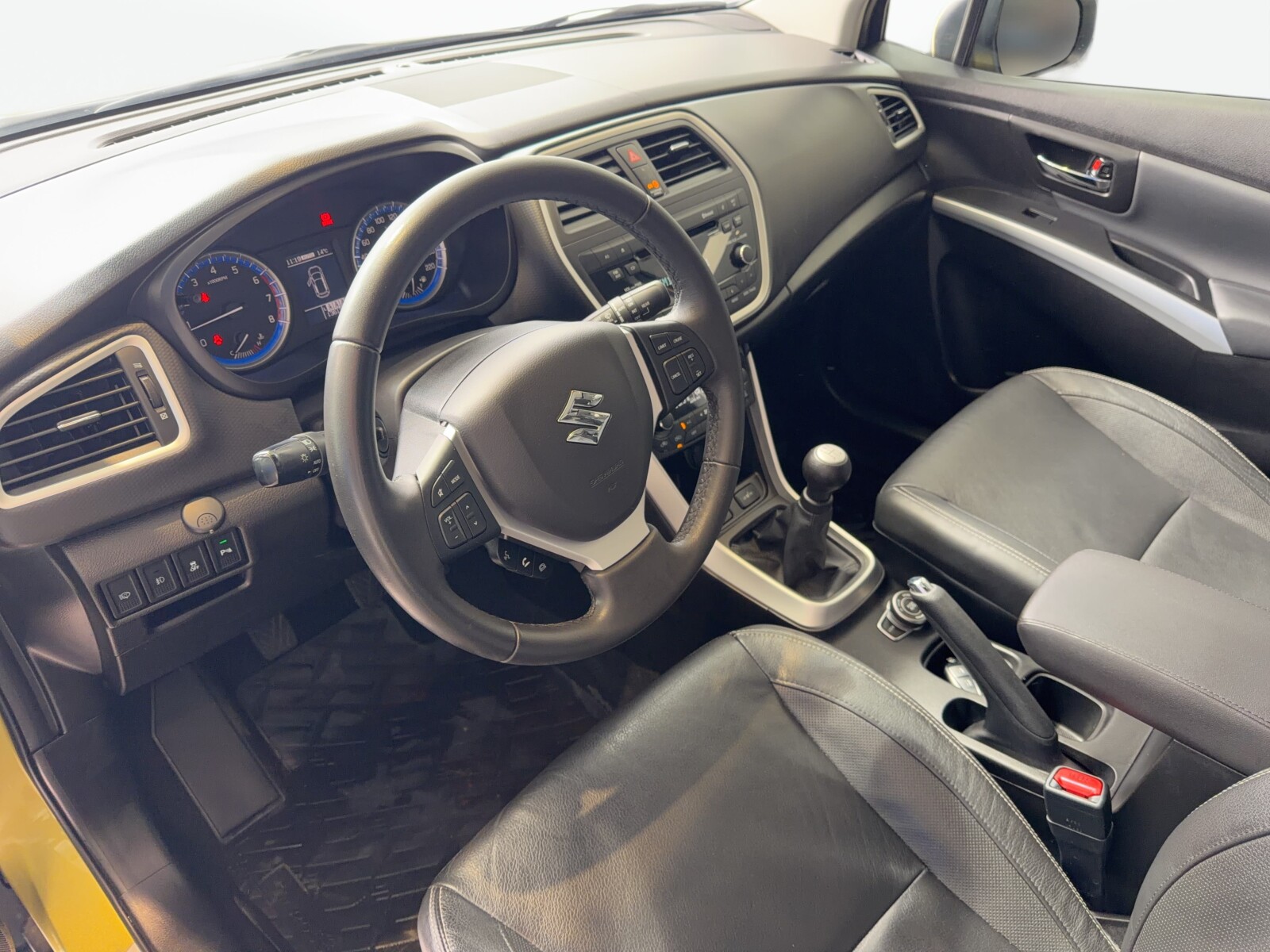 Suzuki SX4 S-Cross - zdjęcie 9