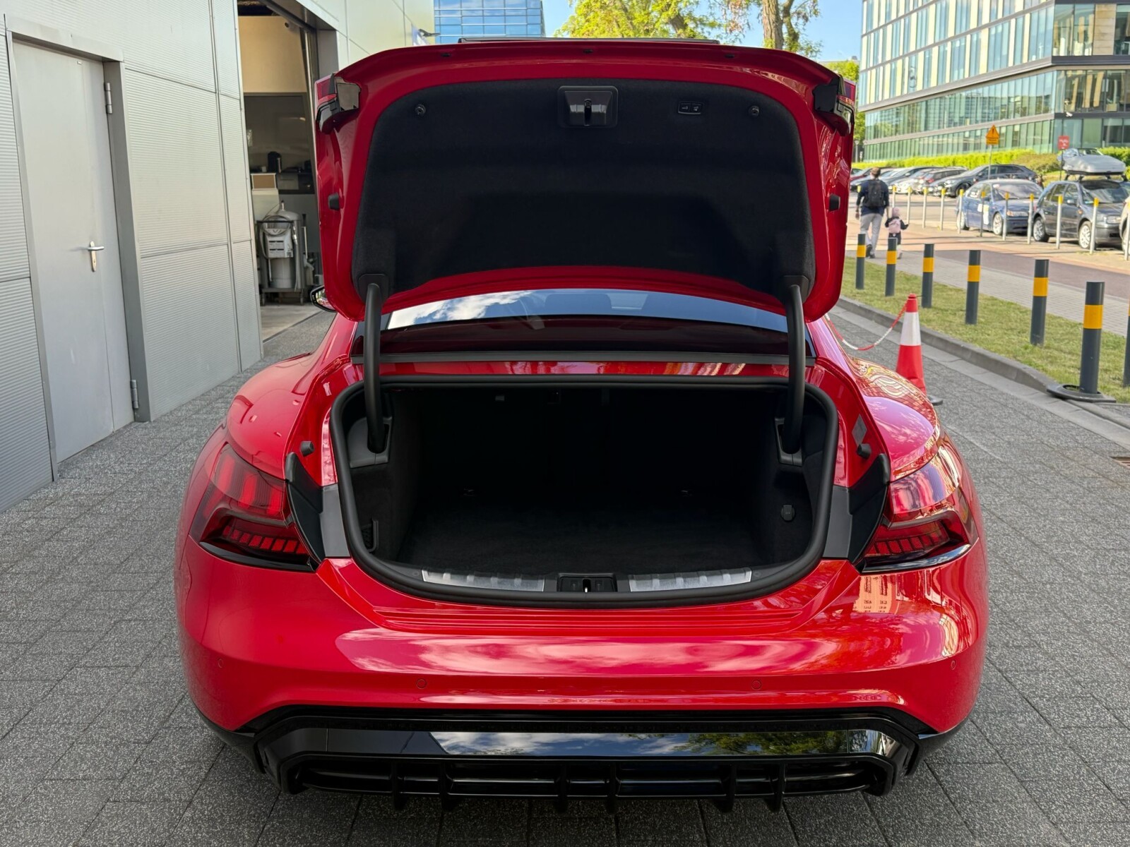 Audi RS e-tron GT - zdjęcie 12