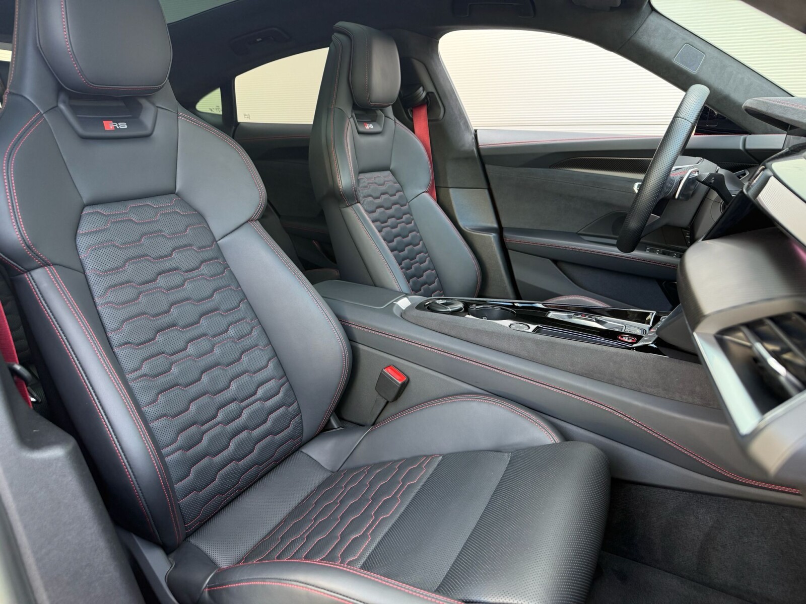 Audi RS e-tron GT - zdjęcie 25