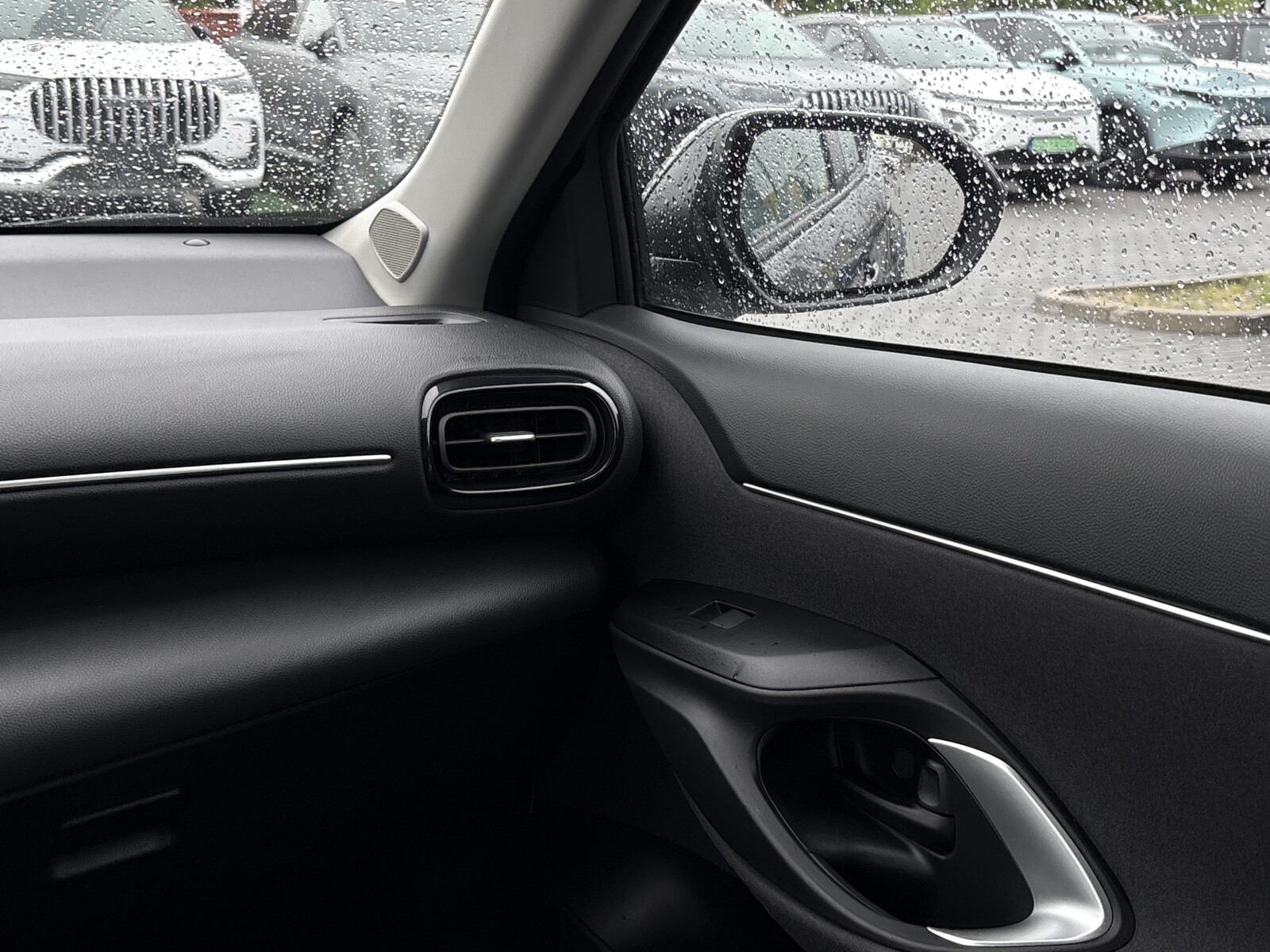 Toyota Yaris Cross - zdjęcie 12