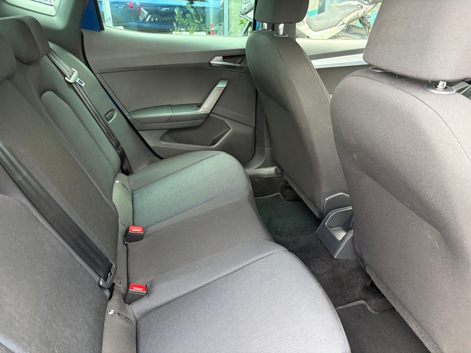 Seat Arona - zdjęcie 14