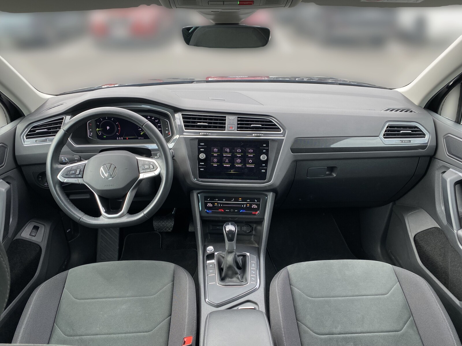 Volkswagen Tiguan - zdjęcie 11