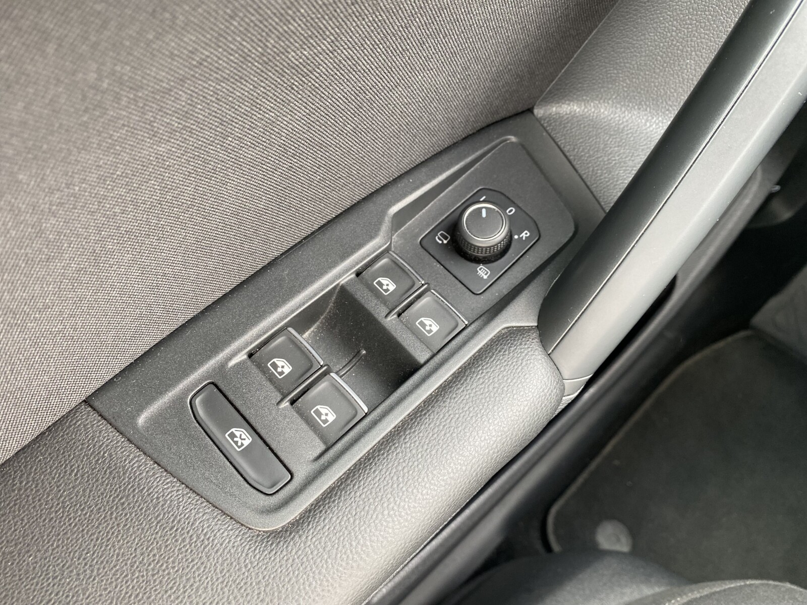 Volkswagen Tiguan - zdjęcie 29