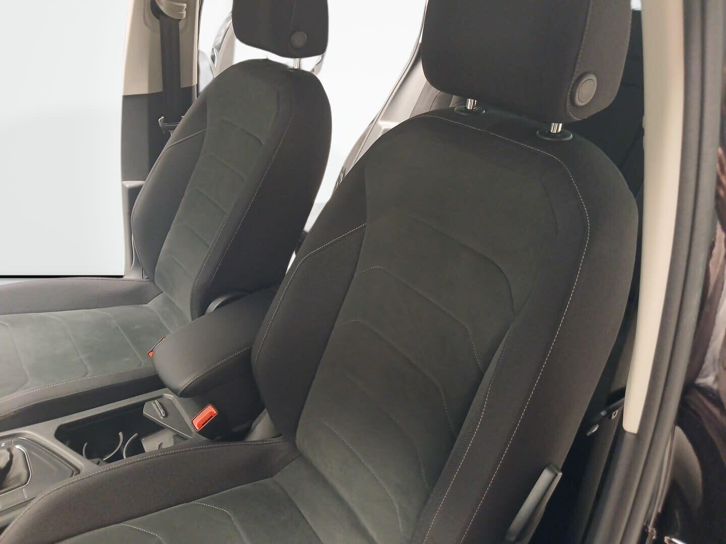 Volkswagen Tiguan - zdjęcie 13