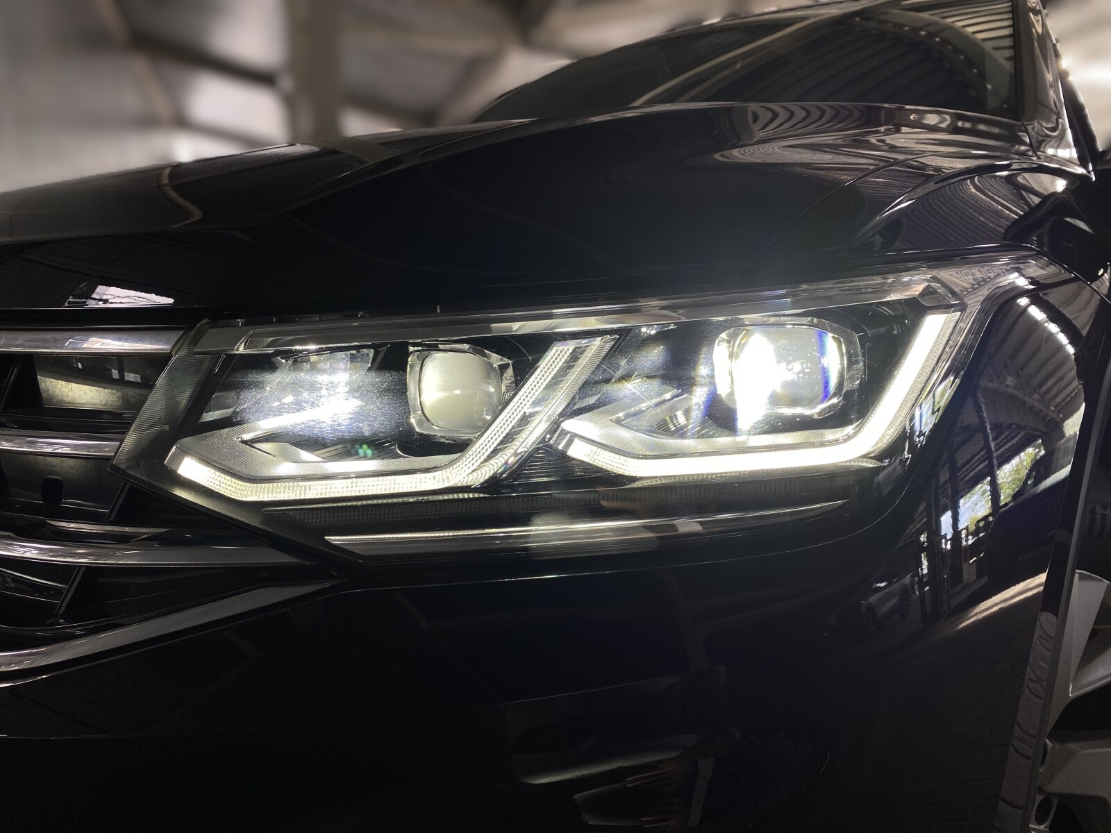 Volkswagen Tiguan - zdjęcie 9