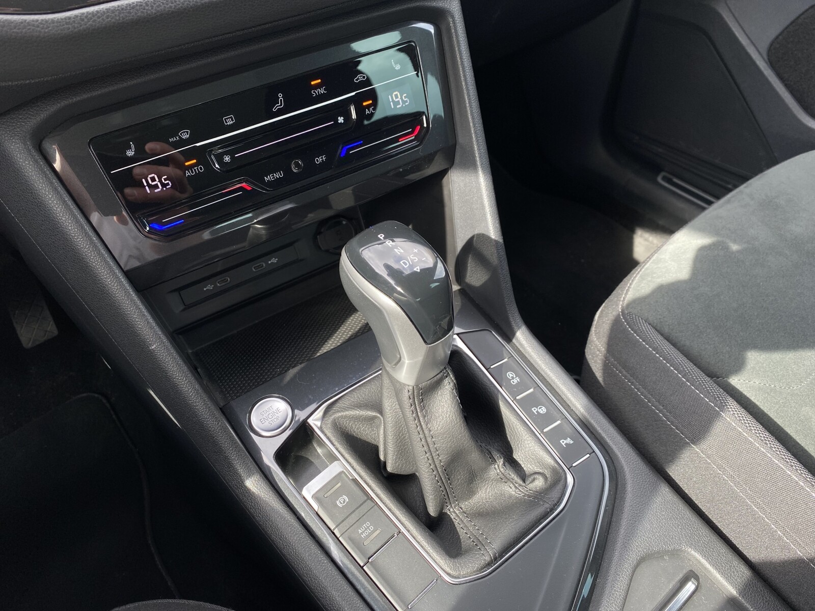 Volkswagen Tiguan - zdjęcie 13
