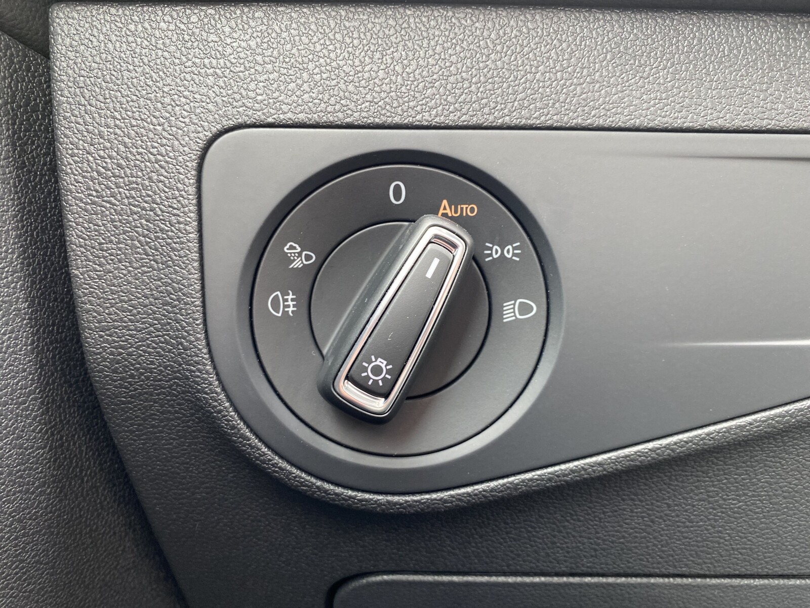 Volkswagen Tiguan - zdjęcie 28