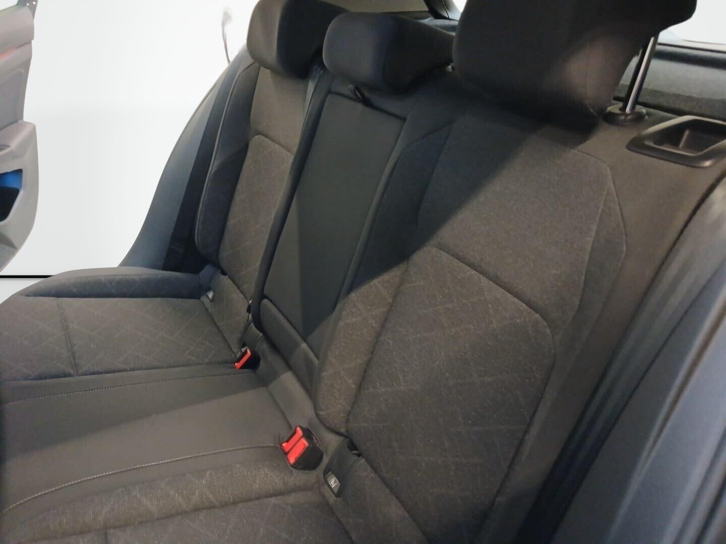 Volkswagen Golf - zdjęcie 33