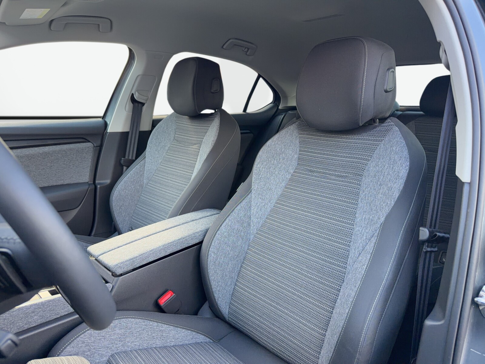 Škoda Superb - zdjęcie 12