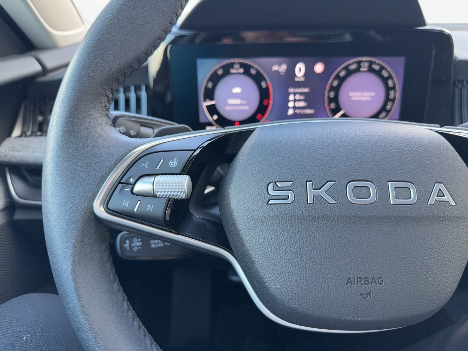 Škoda Superb - zdjęcie 17