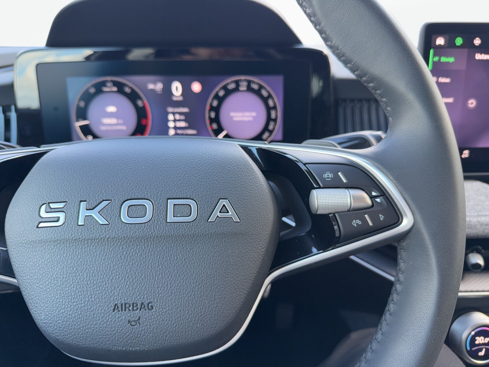Škoda Superb - zdjęcie 18
