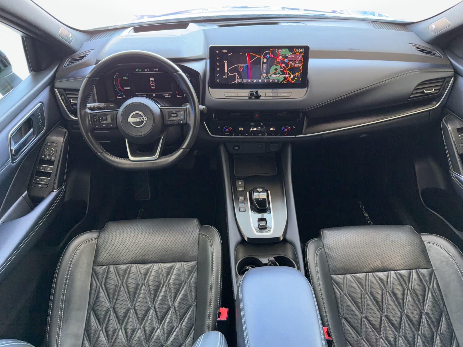 Nissan Qashqai - zdjęcie 24