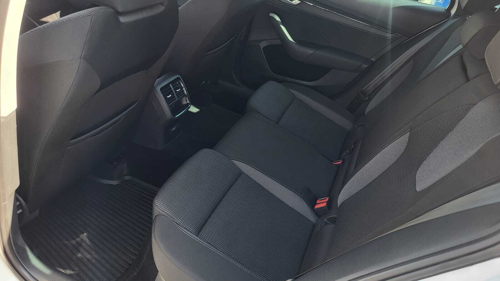 Škoda Octavia Combi - zdjęcie 12