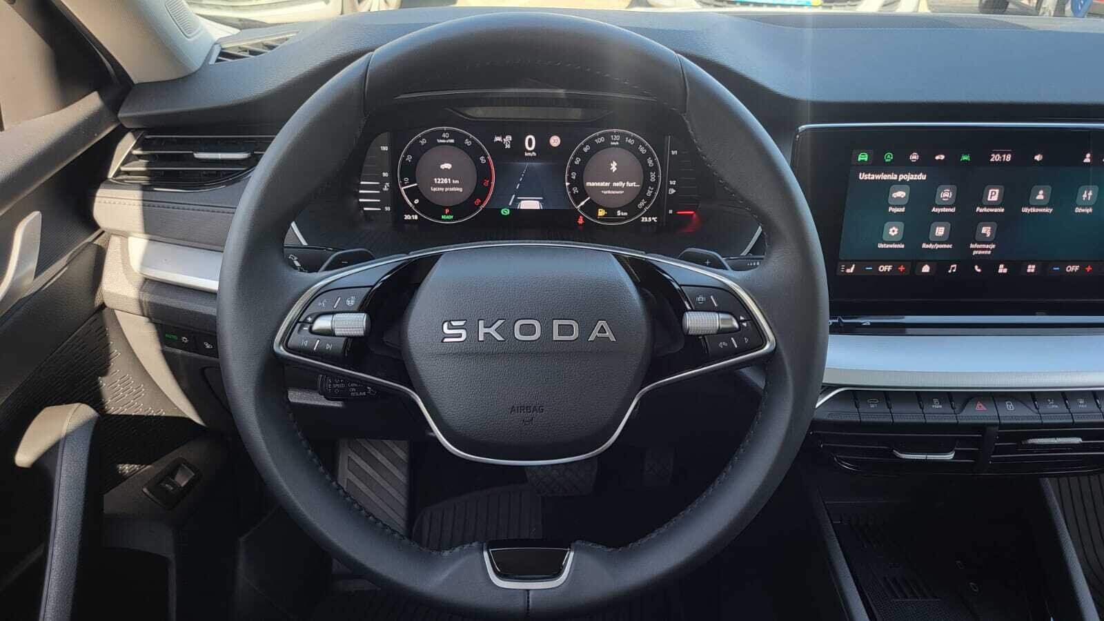 Škoda Octavia Combi - zdjęcie 19