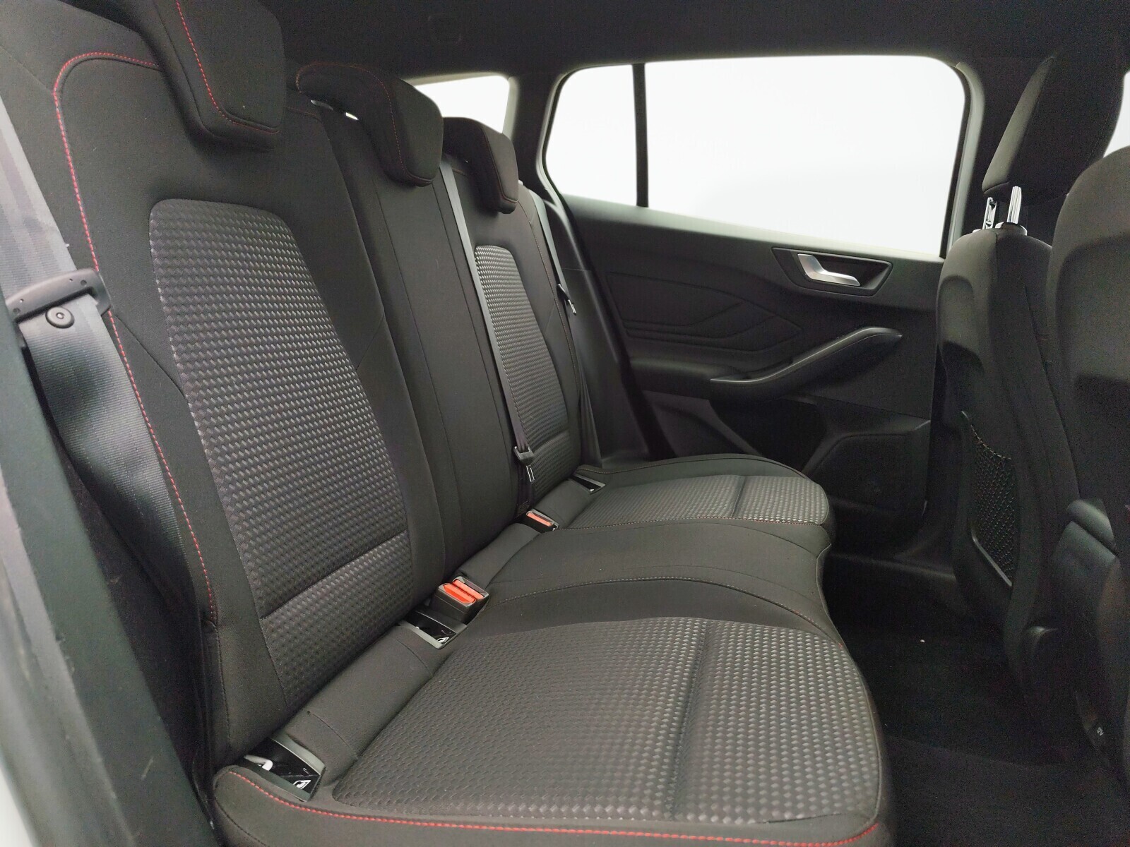 Ford Focus - zdjęcie 15